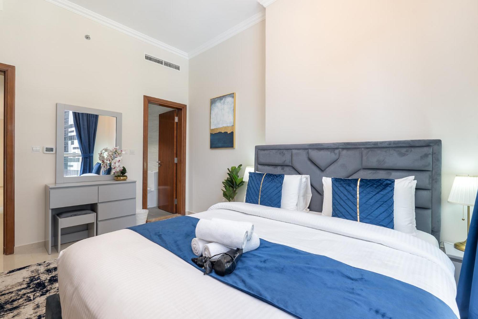 Dunya Tower Luxury And 2 Min Walk To Dubai Mall And Burj Khalifa In Heart Of Downtown Exterior photo