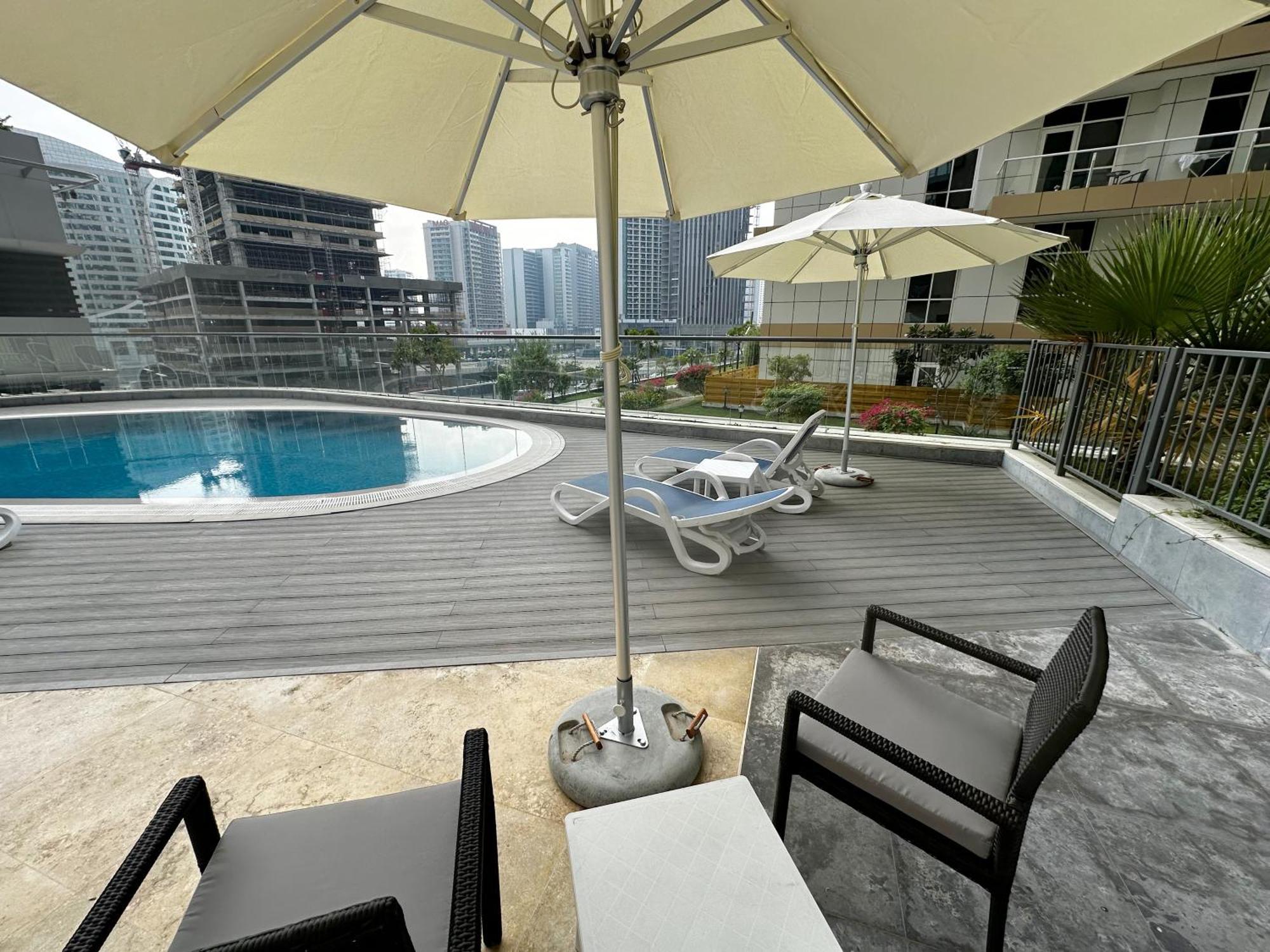 Dunya Tower Luxury And 2 Min Walk To Dubai Mall And Burj Khalifa In Heart Of Downtown Exterior photo