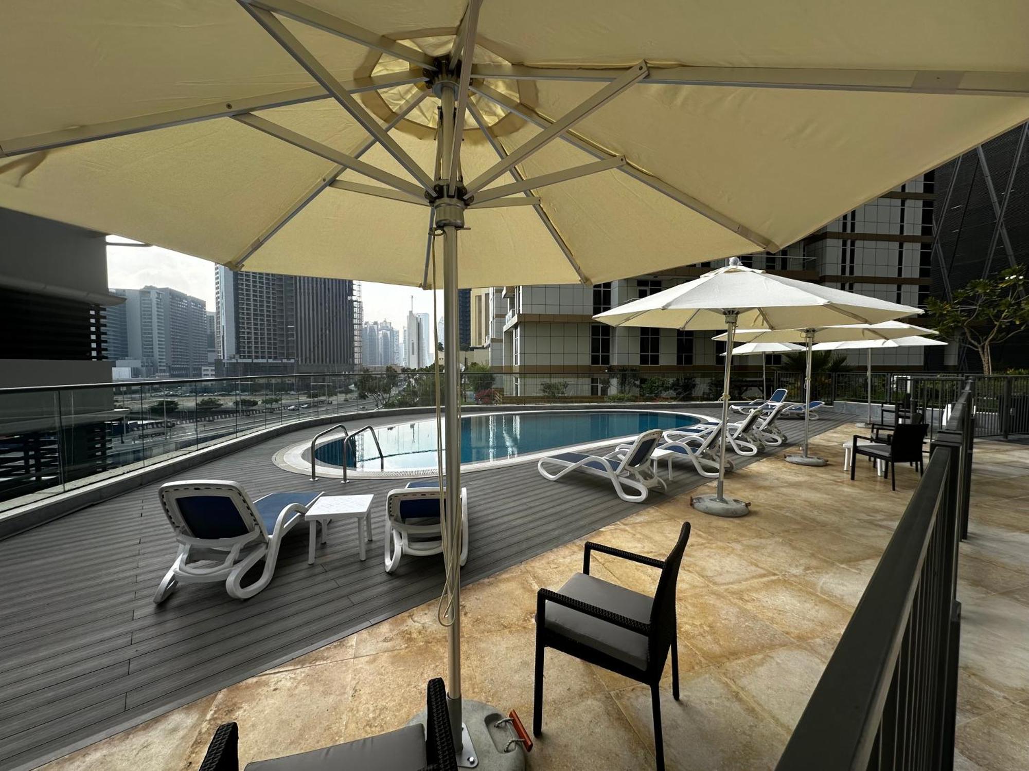 Dunya Tower Luxury And 2 Min Walk To Dubai Mall And Burj Khalifa In Heart Of Downtown Exterior photo